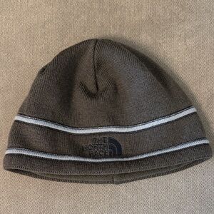 Almost NEW The North Face Grey Knit Beanie